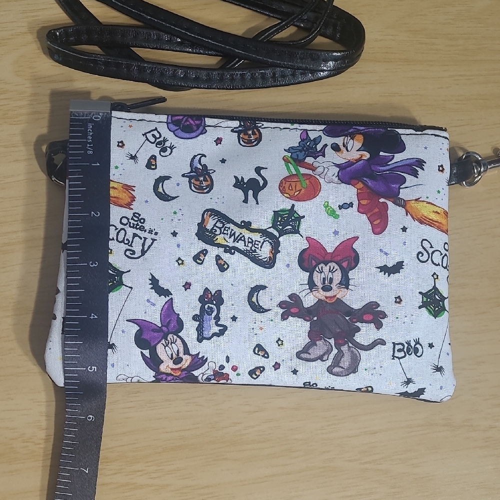Disney Halloween Crossbody Bag - Black and White NWOT - Picture 5 of 5